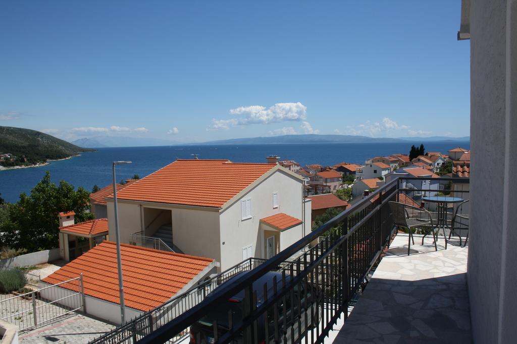 Apartments Suker Trogir Exterior foto