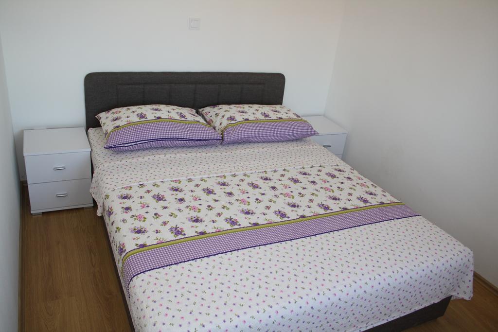 Apartments Suker Trogir Exterior foto