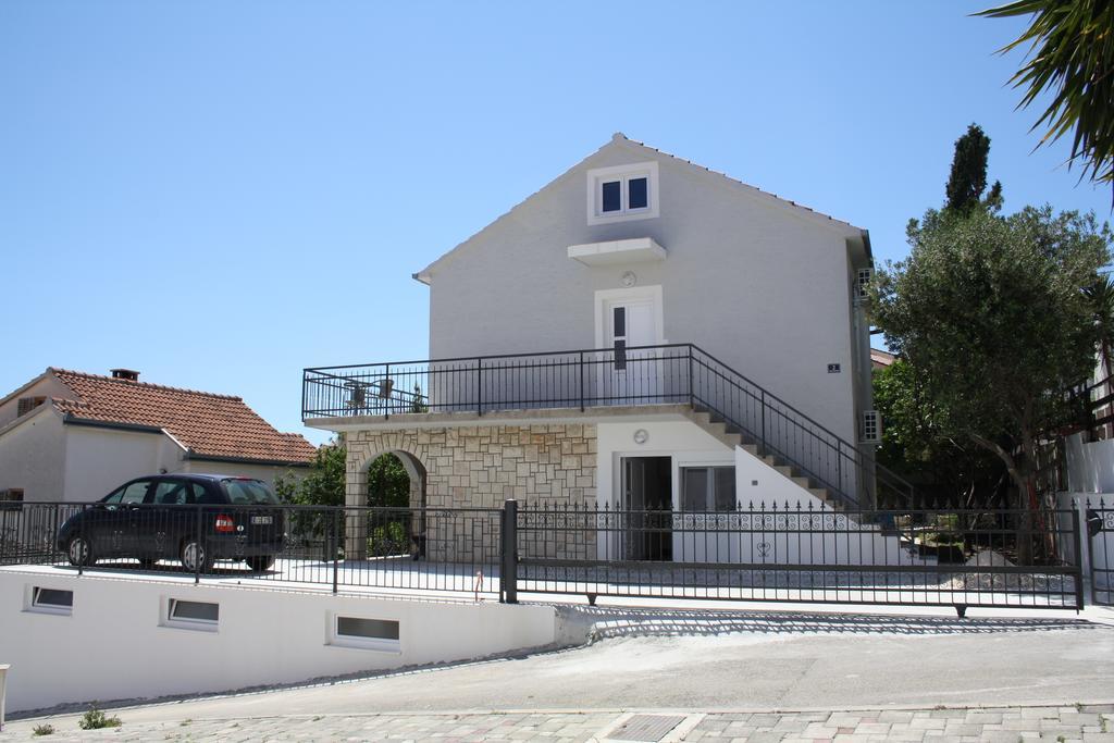 Apartments Suker Trogir Exterior foto