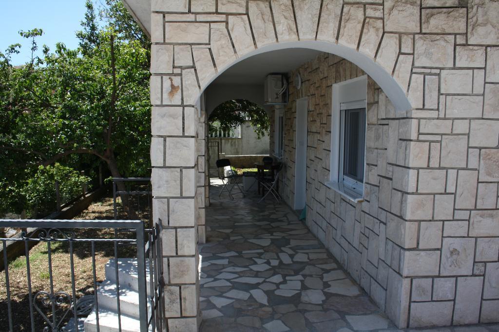 Apartments Suker Trogir Exterior foto